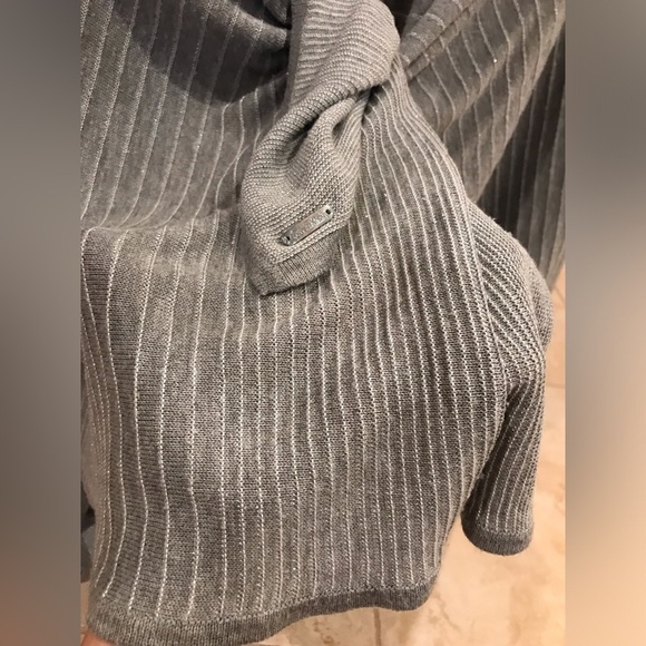 Calvin Klein One size Poncho/Shaws set - Gray and Tan - Picture 5 of 15